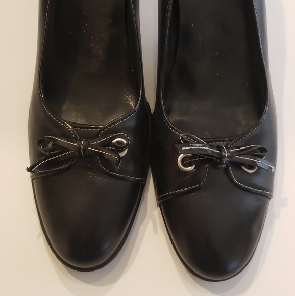 Coach Pumps - Picture 5 of 6